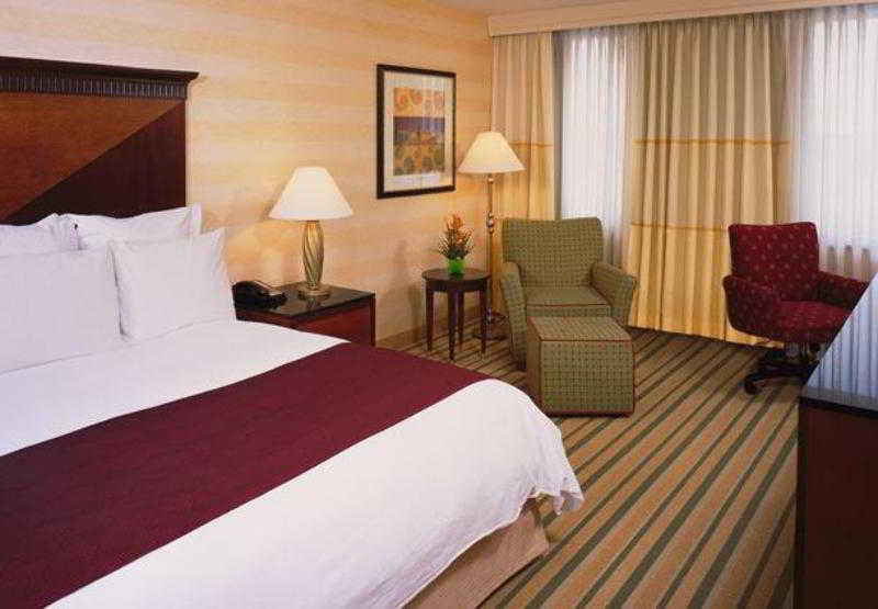 Renaissance Chicago North Shore Hotel Northbrook Room photo