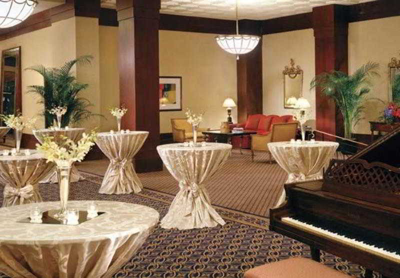 Renaissance Chicago North Shore Hotel Northbrook Exterior photo