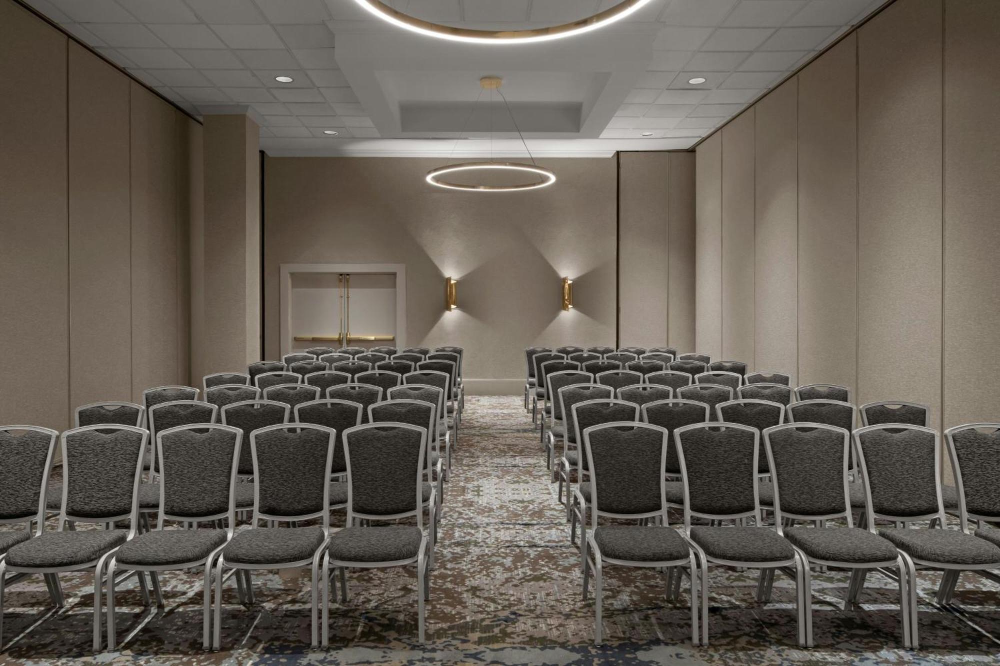 Renaissance Chicago North Shore Hotel Northbrook Exterior photo
