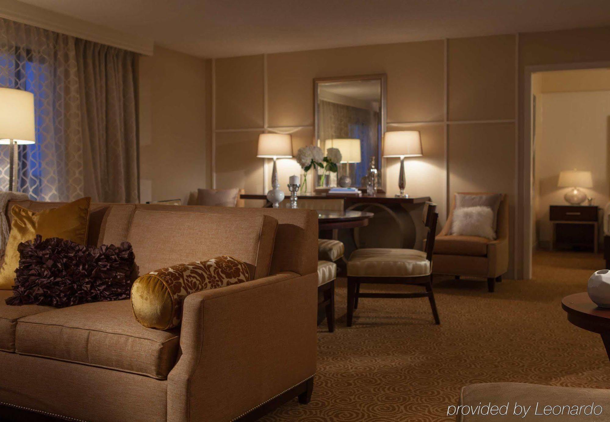 Renaissance Chicago North Shore Hotel Northbrook Room photo